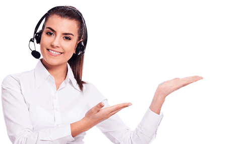Ejecutiva del equipo de Soporte Técnico de Hosting Perú atendiendo con auriculares desde la sede central en Lima