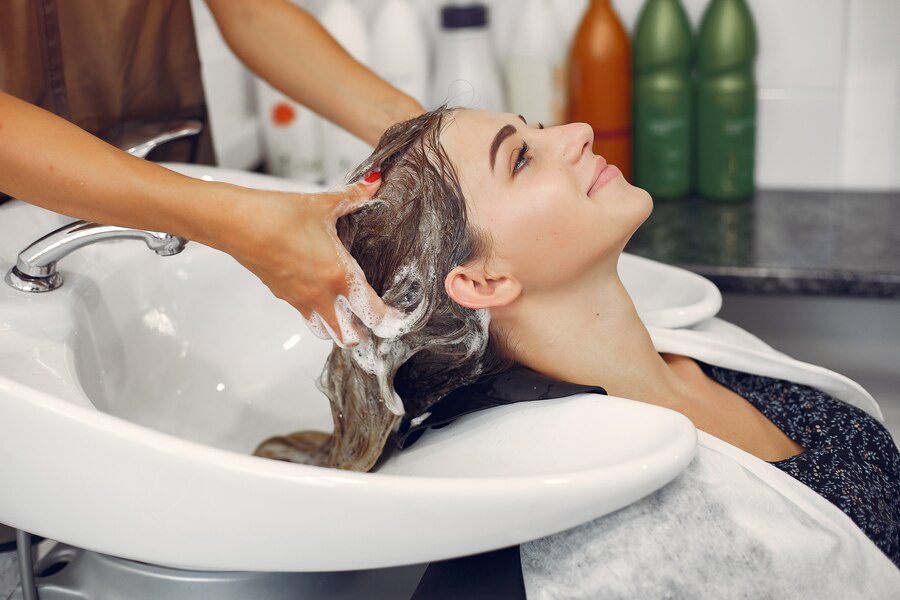 La historia de emprendimiento de Montalvo inicio como la pasión por el arte de la peluquería y estética hasta crear una marca fuerte con una reconocida cadena de salones de belleza en Perú.